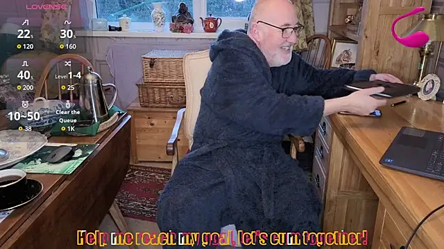 Snapshot of Adamdaddybear chatting on January 10, 2026, 8:09 am Adamdaddybear online show from January 10, 2026, 8:09 am