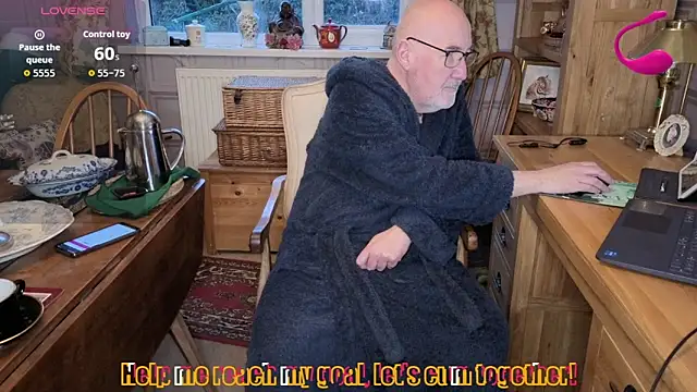 Snapshot of Adamdaddybear chatting on January 11, 2026, 8:21 am Adamdaddybear online show from January 11, 2026, 8:21 am