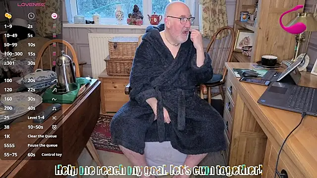 Snapshot of Adamdaddybear chatting on January 7, 2026, 8:19 am Adamdaddybear online show from January 7, 2026, 8:19 am