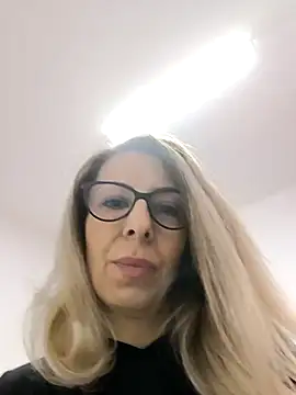 Snapshot of SukyGirl chatting on February 28, 2025, 12:52 pm SukyGirl online show from February 28, 2025, 12:52 pm