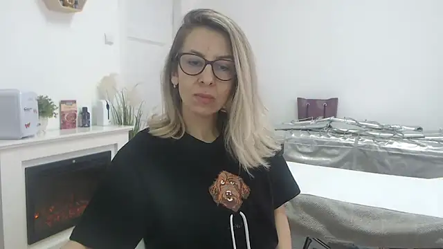 Snapshot of SukyGirl chatting on February 20, 2025, 12:04 pm SukyGirl online show from February 20, 2025, 12:04 pm