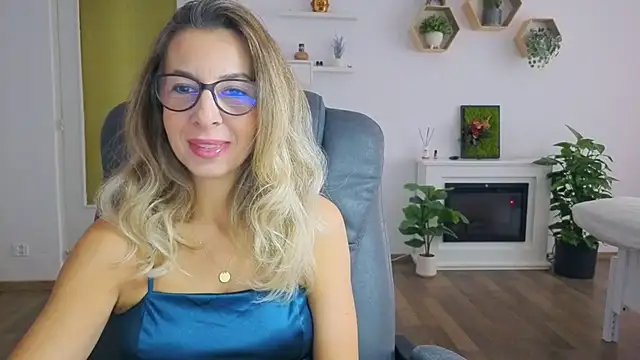 Snapshot of SukyGirl chatting on October 23, 2025, 7:40 am SukyGirl online show from October 23, 2025, 7:40 am