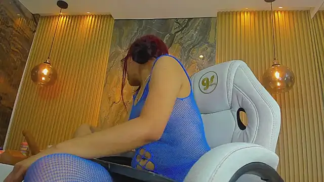 Snapshot of ella_harper chatting on March 21, 2025, 5:00 am ella harper online show from March 21, 2025, 5:00 am