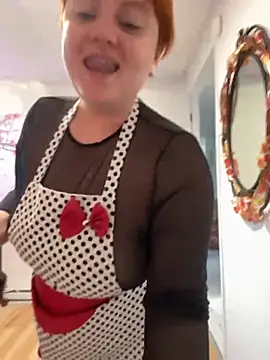 Snapshot of Sweetleeahxx chatting on November 5, 2025, 2:20 pm Sweetleeahxx online show from November 5, 2025, 2:20 pm