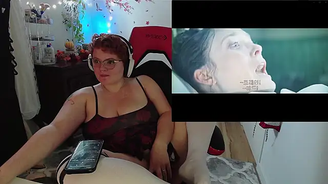 Snapshot of Sweetleeahxx chatting on November 8, 2025, 6:44 pm Sweetleeahxx online show from November 8, 2025, 6:44 pm