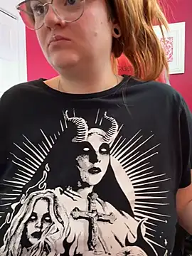 Snapshot of Sweetleeahxx chatting on March 4, 2025, 4:20 pm Sweetleeahxx online show from March 4, 2025, 4:20 pm