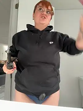 Snapshot of Sweetleeahxx chatting on October 30, 2025, 1:31 pm Sweetleeahxx online show from October 30, 2025, 1:31 pm