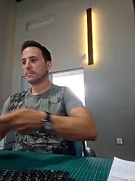 Snapshot of Lucas___81 chatting on October 25, 2025, 7:51 am Lucas 81 online show from October 25, 2025, 7:51 am