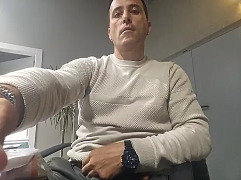 Snapshot of Lucas___81 chatting on November 27, 2025, 7:47 pm Lucas 81 online show from November 27, 2025, 7:47 pm