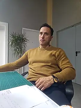 Snapshot of Lucas___81 chatting on December 4, 2025, 6:40 pm Lucas 81 online show from December 4, 2025, 6:40 pm