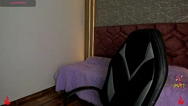 Snapshot of Lucia_star__ chatting on January 25, 2025, 10:28 pm Lucia star online show from January 25, 2025, 10:28 pm