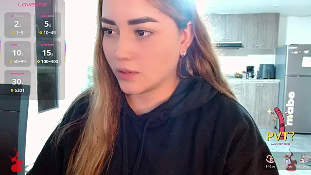 Snapshot of Lucia_star__ chatting on November 18, 2025, 11:59 pm Lucia star online show from November 18, 2025, 11:59 pm