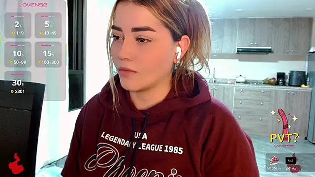 Snapshot of Lucia_star__ chatting on November 18, 2025, 1:54 am Lucia star online show from November 18, 2025, 1:54 am