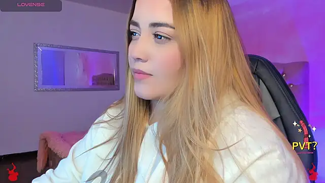 Snapshot of Lucia_star__ chatting on February 7, 2025, 3:55 am Lucia star online show from February 7, 2025, 3:55 am