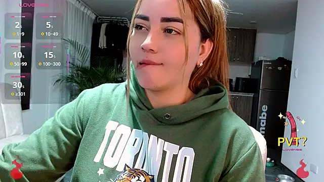 Snapshot of Lucia_star__ chatting on November 14, 2025, 1:20 am Lucia star online show from November 14, 2025, 1:20 am