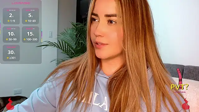 Snapshot of Lucia_star__ chatting on October 11, 2025, 11:17 pm Lucia star online show from October 11, 2025, 11:17 pm