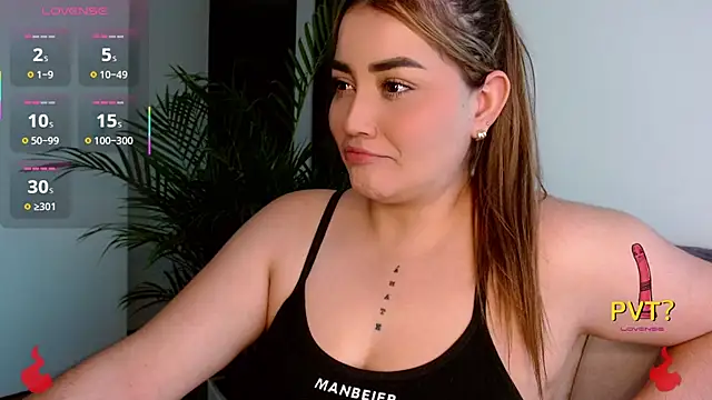 Snapshot of Lucia_star__ chatting on October 15, 2025, 8:50 pm Lucia star online show from October 15, 2025, 8:50 pm