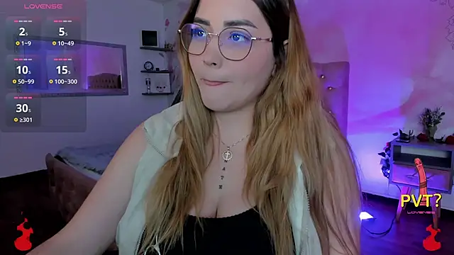 Snapshot of Lucia_star__ chatting on March 21, 2025, 3:22 am Lucia star online show from March 21, 2025, 3:22 am