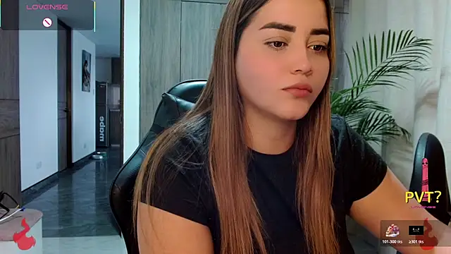 Snapshot of Lucia_star__ chatting on February 21, 2026, 10:01 pm Lucia star online show from February 21, 2026, 10:01 pm