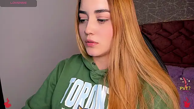 Snapshot of Lucia_star__ chatting on January 23, 2025, 10:54 pm Lucia star online show from January 23, 2025, 10:54 pm