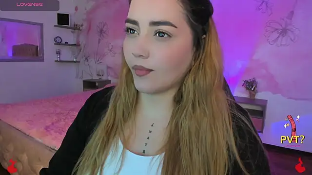 Snapshot of Lucia_star__ chatting on February 13, 2025, 2:45 am Lucia star online show from February 13, 2025, 2:45 am