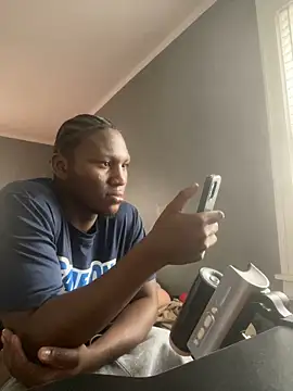 Festivitiesking1 online show from November 24, 2025, 7:47 pm