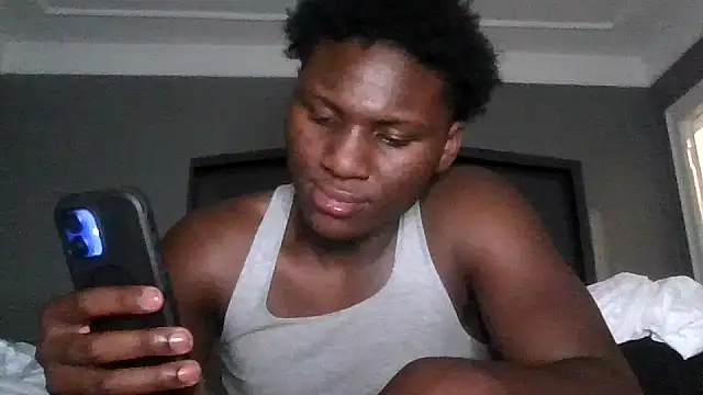 Snapshot of Festivitiesking1 chatting on October 10, 2025, 12:33 am Festivitiesking1 online show from October 10, 2025, 12:33 am