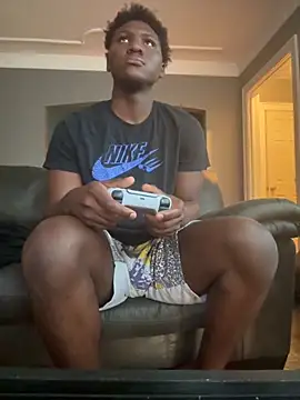 Snapshot of Festivitiesking1 chatting on October 18, 2025, 12:29 pm Festivitiesking1 online show from October 18, 2025, 12:29 pm