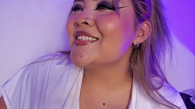 Snapshot of Agatha_humidity chatting on February 14, 2026, 5:40 am Agatha humidity online show from February 14, 2026, 5:40 am