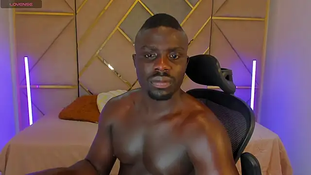 Snapshot of Latrellx7 chatting on December 19, 2025, 2:48 am Latrellx7 online show from December 19, 2025, 2:48 am