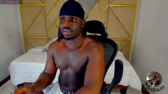 Snapshot of Latrellx7 chatting on November 27, 2025, 3:18 am Latrellx7 online show from November 27, 2025, 3:18 am