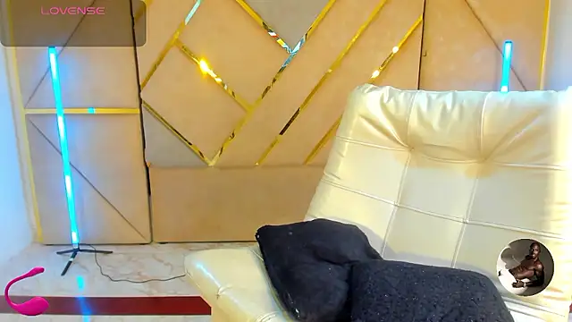 Snapshot of Latrellx7 chatting on January 6, 2026, 3:10 am Latrellx7 online show from January 6, 2026, 3:10 am