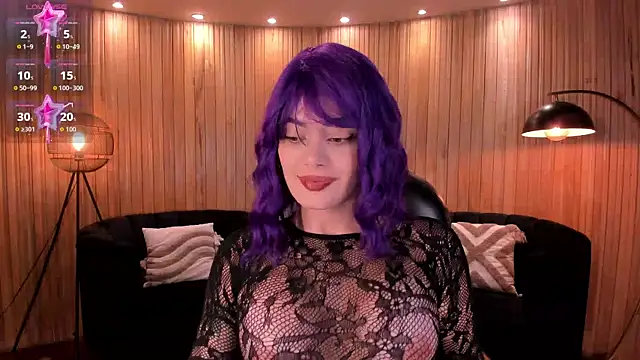 GiaFerrara online show from November 27, 2025, 7:47 pm