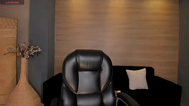 GiaFerrara online show from November 11, 2025, 7:41 pm