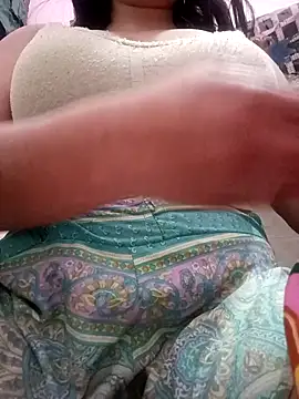 cute-mahek online show from February 10, 2026, 5:50 am