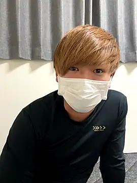 Snapshot of onimakura chatting on December 17, 2025, 4:01 pm onimakura online show from December 17, 2025, 4:01 pm