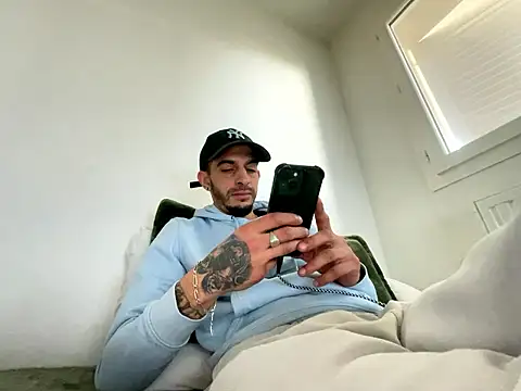 Rebeu313 online show from January 11, 2026, 12:01 pm