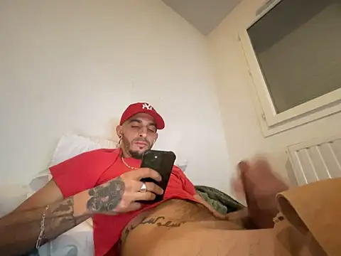 Snapshot of Rebeu313 chatting on November 20, 2025, 7:58 pm Rebeu313 online show from November 20, 2025, 7:58 pm