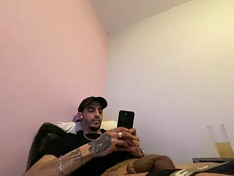 Rebeu313 online show from February 10, 2026, 11:37 pm