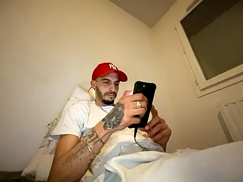 Snapshot of Rebeu313 chatting on November 29, 2025, 6:41 pm Rebeu313 online show from November 29, 2025, 6:41 pm