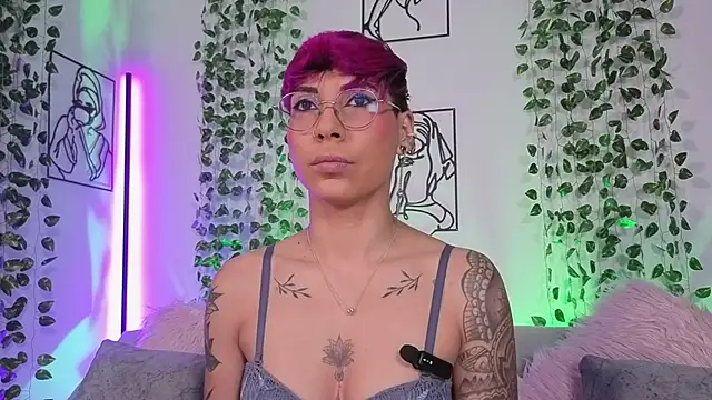 MiaMorgan  online show from April 17, 2026, 2:42 pm