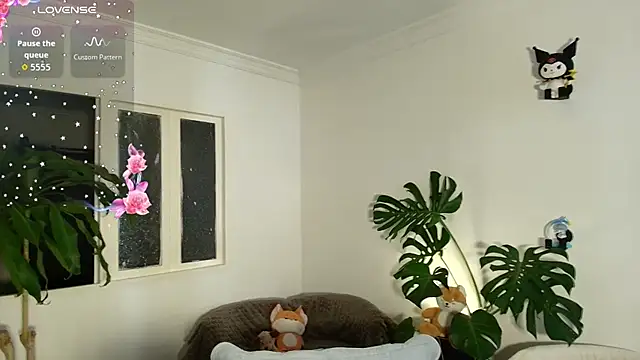 skyyfoxpraga online show from February 24, 2026, 7:59 pm