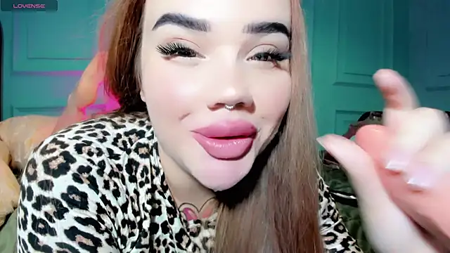 Snapshot of Aira_vi chatting on December 25, 2024, 12:58 pm Aira vi online show from December 25, 2024, 12:58 pm