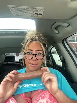 sunshinekisses online show from March 18, 2026, 5:25 pm