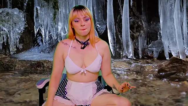 Snapshot of Dolce--Mia---Bianchi__07 chatting on December 18, 2025, 8:23 pm Dolce--Mia---Bianchi 07 online show from December 18, 2025, 8:23 pm