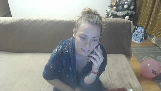 Snapshot of AngelAndDevil92 chatting on December 14, 2024, 4:19 pm AngelAndDevil92 online show from December 14, 2024, 4:19 pm