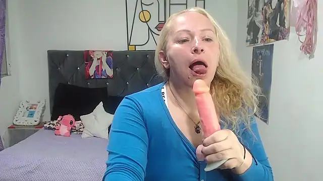 Snapshot of emperabigbootybigass chatting on July 6, 2026, 12:23 pm emperabigbootybigass online show from July 6, 2026, 12:23 pm