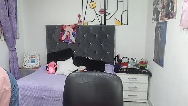 Snapshot of emperabigbootybigass chatting on June 10, 2026, 12:17 pm emperabigbootybigass online show from June 10, 2026, 12:17 pm