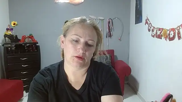 Snapshot of emperabigbootybigass chatting on March 12, 2025, 9:24 pm emperabigbootybigass online show from March 12, 2025, 9:24 pm
