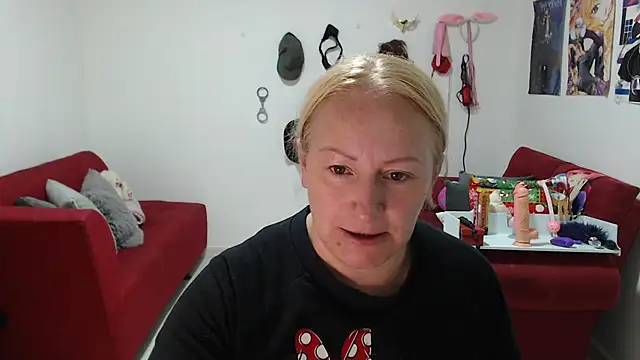 Snapshot of emperabigbootybigass chatting on December 16, 2025, 12:20 pm emperabigbootybigass online show from December 16, 2025, 12:20 pm